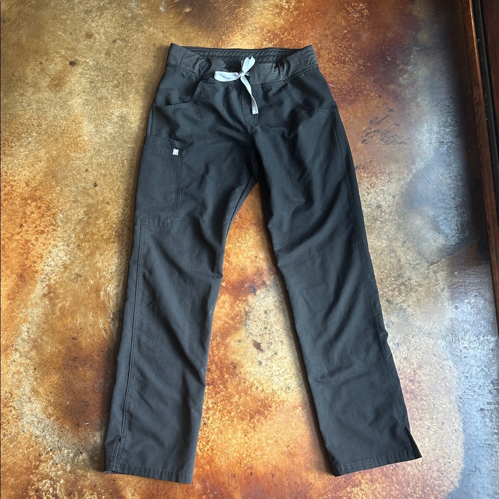 Figs Black Scrub Pants Kade Cargo Black size Small